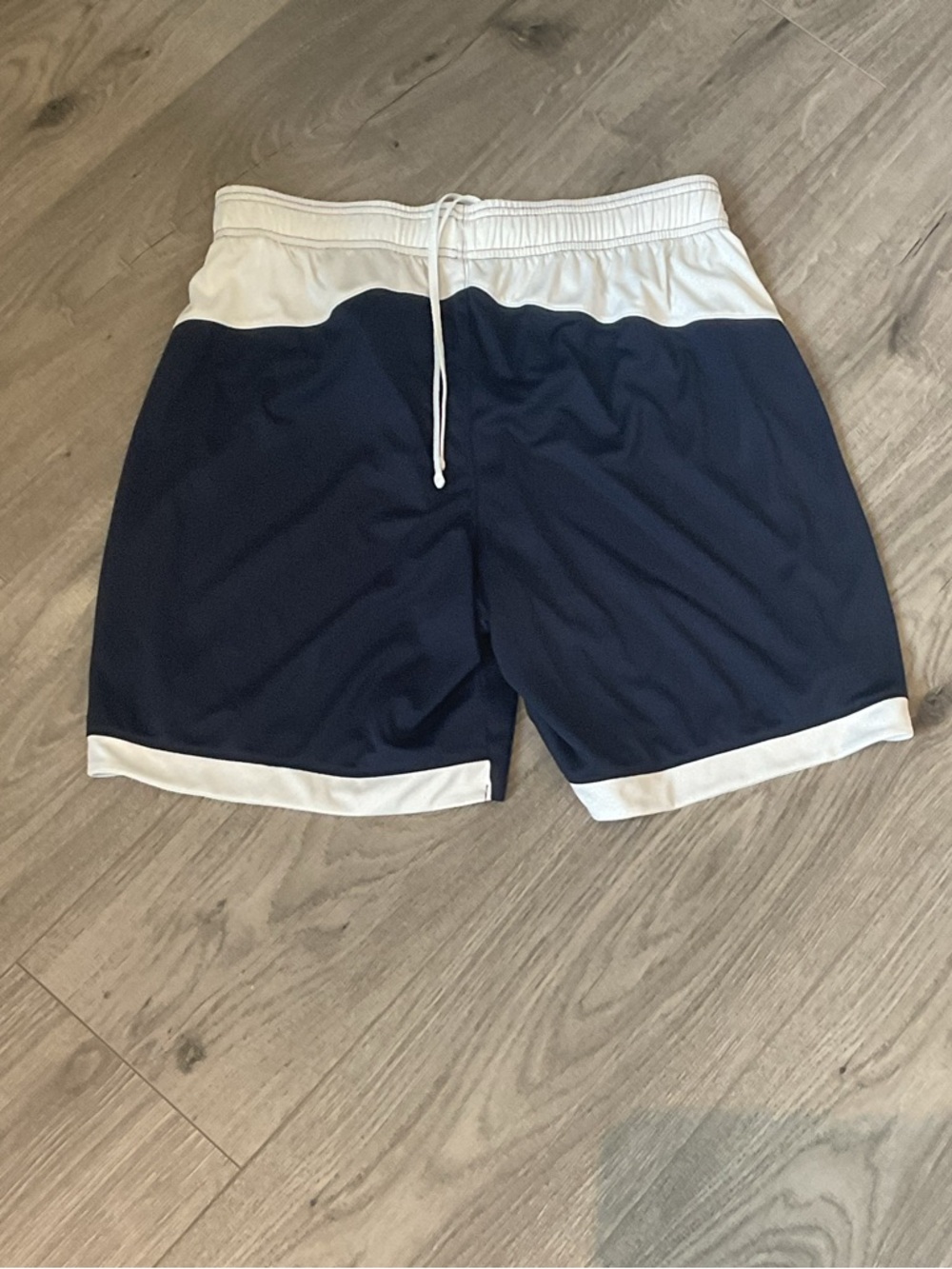 ***Under Armour** Navy and White Men's Tech Athletic Shorts with hem vent - Picture 3 of 9
